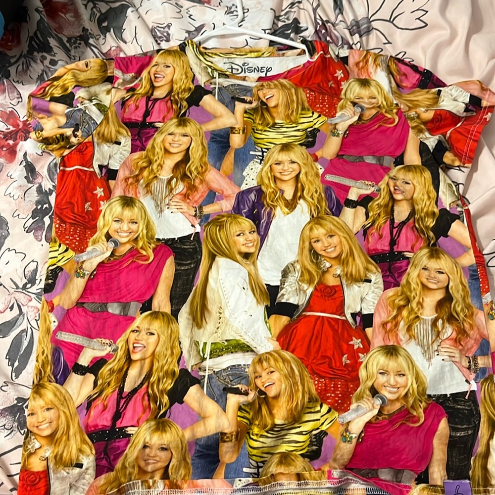 Cakeworthy Hannah Montana AOP tee size large